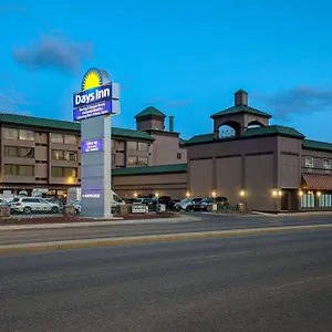 Days By Wyndham South Hotel