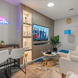  Apartment Meriweather - Breathtaking 1-bedroom
